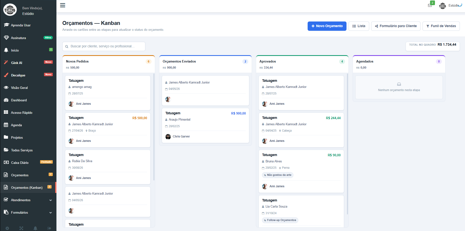 Kanban de orçamentos do GestãoInk com as colunas Novos Pedidos, Orçamentos Enviados, Aprovados e Agendados.